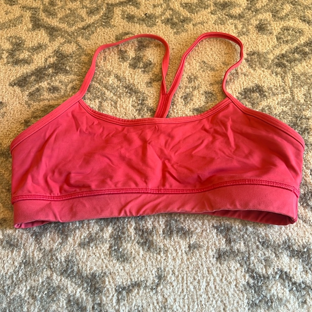 Cute, pink lululemon sports bra!